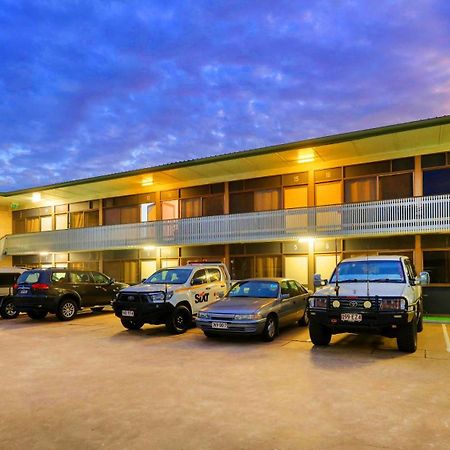 Tropical Gateway Motor Inn Rockhampton Exterior foto