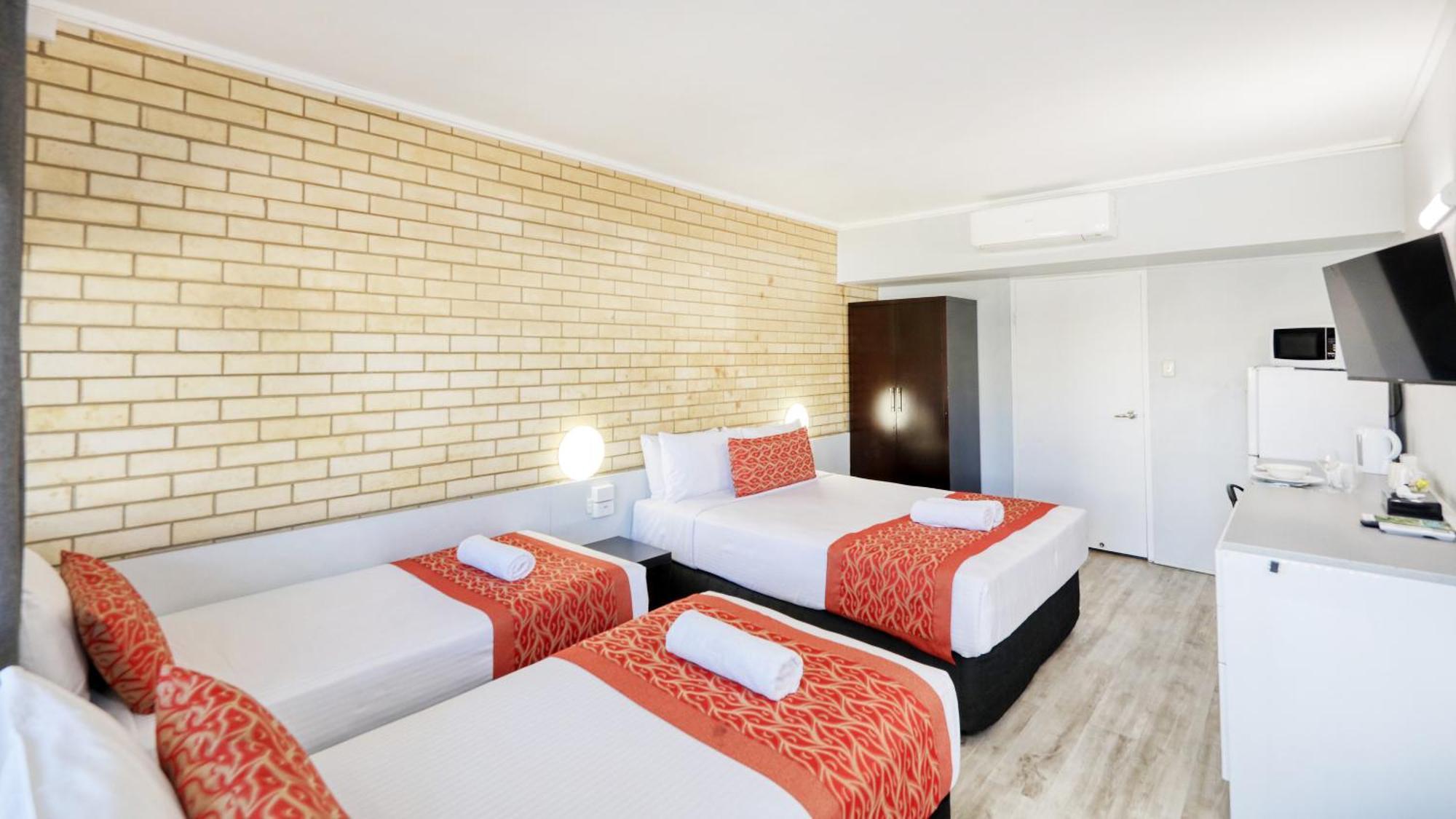 Tropical Gateway Motor Inn Rockhampton Exterior foto