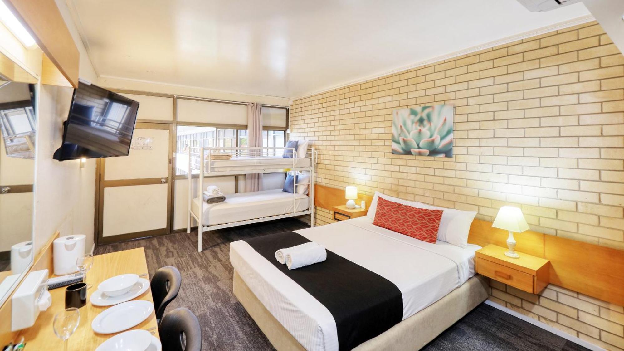 Tropical Gateway Motor Inn Rockhampton Exterior foto