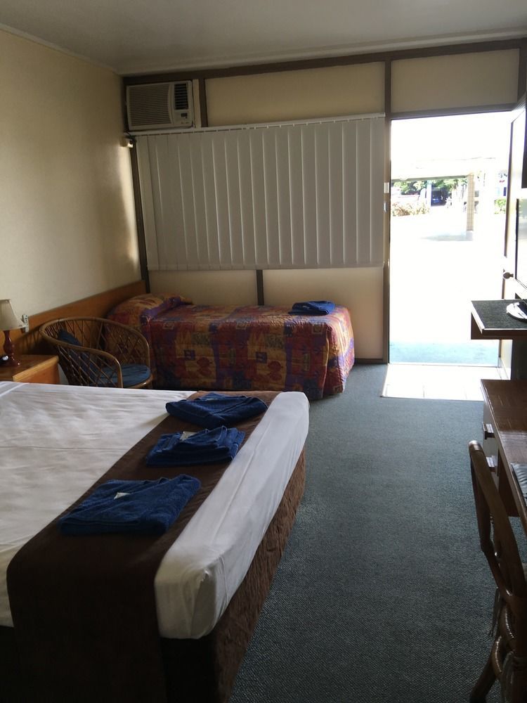 Tropical Gateway Motor Inn Rockhampton Exterior foto