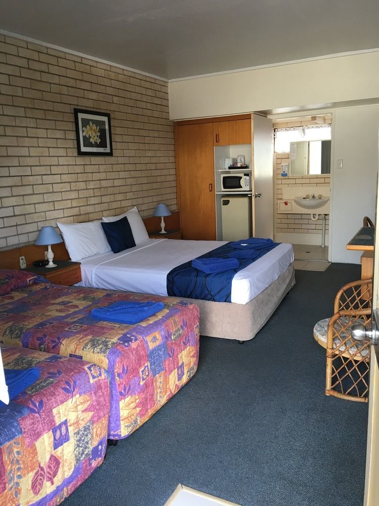 Tropical Gateway Motor Inn Rockhampton Exterior foto