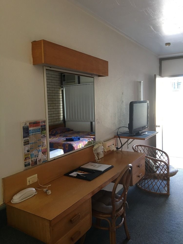 Tropical Gateway Motor Inn Rockhampton Exterior foto